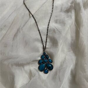 Elegant Blue Pendant Necklace